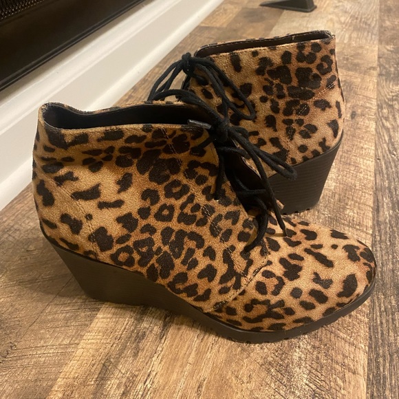 Soda Shoes - SODA Cheetah Print Ankle Boots - Size 7.5 Crossposted
